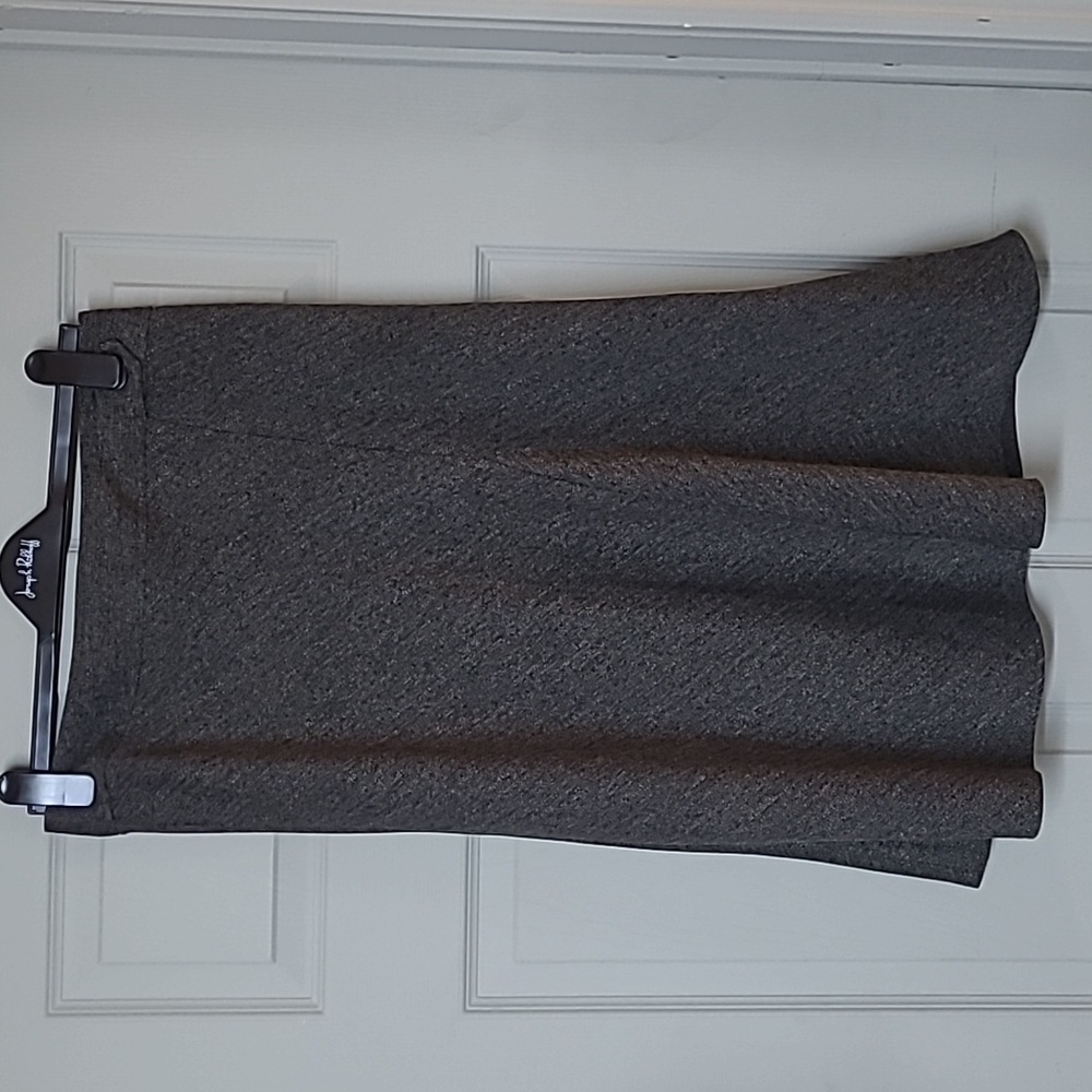 Reitmans flowy midi-skirt Size 9 Black/Tan Herringbone back zipper